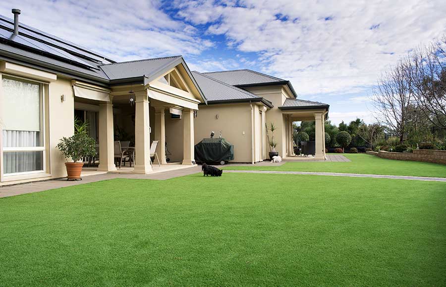Artificial Grass FAQ: Will my artificial lawn get in summer?